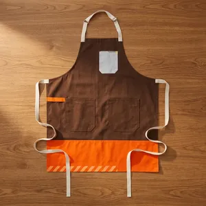 Tablier en jean classique avec ceinture réglable et trois poches, robuste et réutilisable pour le nettoyage - Product Image 5