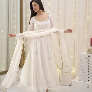 Robe Anarkali ethnique Regal avec Koti brodé et Dupatta Ensemble de fête traditionnel élégant pour femme - Product Image 1