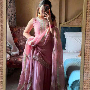 Elegante conjunto étnico Sharara rosa para mujer con Gota Patti Work Dupatta Elegante ropa tradicional para boda aspecto festivo - Product Image 1