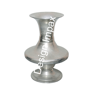 Vase à fleurs en gros fini argent Vase à fleurs en aluminium moulé facile à déplacer Vase pour affichage de salon fabriqué en Inde - Product Image 1