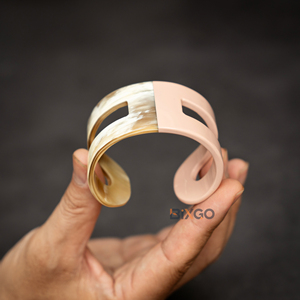BIXGO artisanat personnalisé manchettes en corne de buffle naturelle nouveauté découpe conception Bracelet de mode à la mode-cadeau unisexe rose clair - Product Image 5