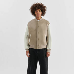 Veste universitaire en laine pour hommes personnalisée OEM avec manches en cuir-Design tendance et confortable - Product Image 1