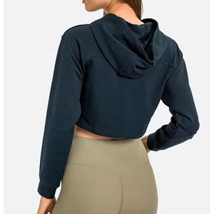 Sweat à capuche court à la taille cintrée, coupe ample, personnalisé pour l'hiver, couleur unie, manches longues, décontracté, logo imprimé sur le devant, 100% coton - Product Image 4