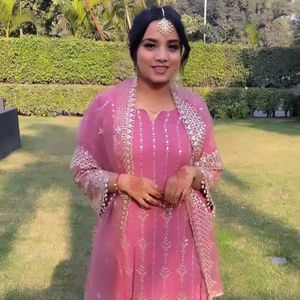 Diseñador indio nueva colección de trajes Salwar con Secuencia de bordado trabajo de encaje elegante en tela pesada de imitación Georgette - Product Image 1