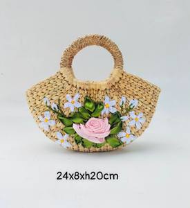 Sac à main en jacinthe d'eau écologique tissé à la main du Vietnam élégant sac naturel élégant et audacieux avec deux poignées fleur de fermeture ouverte - Product Image 2