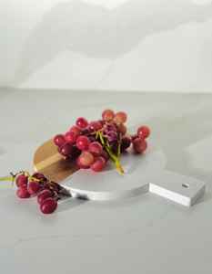 Planche à découper en bois et marbre gravée personnalisée de luxe, entreprise Exim, écologique, passe au lave-vaisselle, cuisine, maison, restaurant - Product Image 2