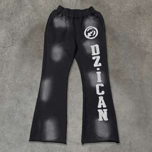 Joggers vintage amples en coton épais brodé, coupe évasée, en molleton français premium, effet délavé, avec dentelle et perles - Product Image 3