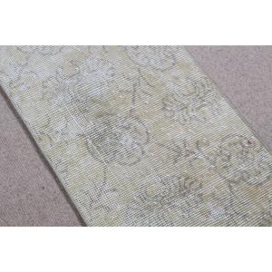 Petit tapis vintage 1,3x2,9 pieds, tapis blanc gris à pois en laine - Product Image 2