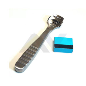 Dụng cụ cắt vết chai Callus Corn Remover với lưỡi dao có thể thay thế Giải pháp chăm sóc bàn chân hiệu quả cho đôi chân mịn màng và mềm mại - Product Image 1