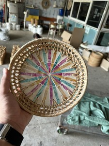 Bandejas redondas tejidas de ratán lacadas de primera calidad al por mayor con incrustaciones de nácar de fabricación vietnamita - Product Image 4