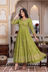 Exportation de qualité Design unique indien ethnique Anarkali Kurti Set pour mariage et fête Wear Options de fournisseur indien - Product Image 3