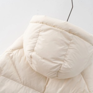 Veste pour femme élégante sur mesure en gros, veste d'hiver à capuche coupe-vent de qualité supérieure, nouvelle veste matelassée pour femme, fabricant - Product Image 6