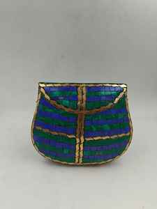 Bolsas tribales de mosaico de metal hechas a medida en blanco y dorado adecuadas para tiendas de bolsos de moda para reventa - Product Image 4