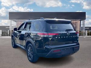 Nissan Pathfinder SV 2022, construido según estándares satisfactorios - Product Image 2