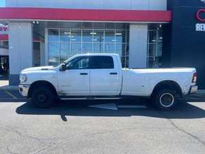 รถกระบะมือสองปี 2024 รุ่น 3500 Big Horn Crew Cab LB DRW 4WD ดีเซล เกียร์ออโต้ เบาะผ้า ระบบนำทาง สตาร์ทเครื่องยนต์จากระยะไกล หลังคาซันรูฟ - Product Image 2