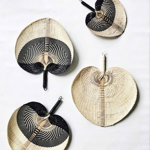 Bambú hecho a mano y hoja de palma Art Deco boda colgante de pared de Vietnam decoración del hogar ecológica - Product Image 4