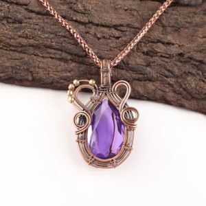 Pendentif Breloque Tendance en Améthyste Africaine Naturelle Taillée en Poire, Enveloppé de Fil de Cuivre Plaqué Argent, Pierre Violette, Collier - Product Image 1