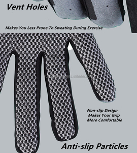 Gants de golf respirants de haute qualité pour hommes et femmes offrant une excellente adhérence, une sensation flexible et un confort durable - Product Image 4