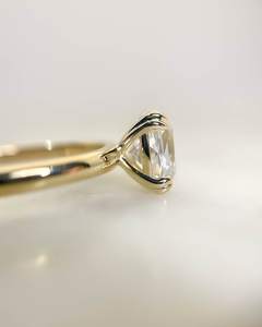 Anillo de compromiso de diamantes con corte de cojín alargado de 9x7mm | Anillo de Boda nupcial solitario | Anillo de plata de ley chapado en oro de 18 quilates - Product Image 4