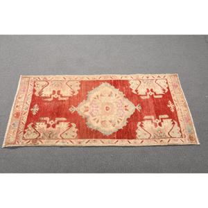 Tapis turc vintage 1,7x3,3 pi (51x102 cm), tapis en laine rouge - Product Image 2