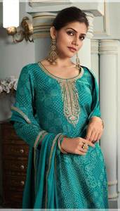 New & Hit Trendy Glamour LOOK Viscose Soie Broderie Col Rond Manches 3/4 Motif Genou Longueur Kurti & Plazzo Avec Ensemble Dupatta - Product Image 4