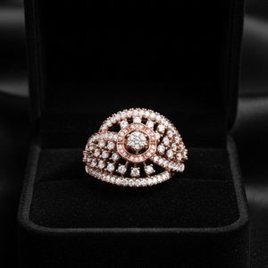 แหวนเพชรทรงคลัสเตอร์สุดหรู ทองคำ 14K สีโรสโกลด์ สไตล์วินเทจ สำหรับงานแต่งงาน งานหมั้น งานครบรอบ งานเลี้ยง ประดับเพชรแบบฝังกรงเล็บ - Product Image 1