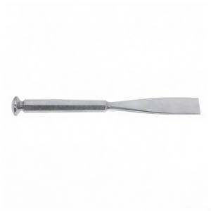 Osteotome à lame droite en acier inoxydable de haute qualité avec manche ergonomique, idéal pour la reconstruction et la chirurgie traumatique - Product Image 4