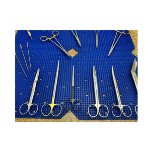 Ensemble d'instruments chirurgicaux de base, comprenant des ciseaux, des porte-aiguilles, des pinces, des rétracteurs et plus encore - Product Image 3