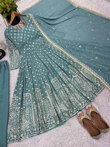Vente en gros de vêtements de fête et de mariage indiens Haut brodé en fausse georgette et Sharara avec Dupatta brodé - Product Image 2