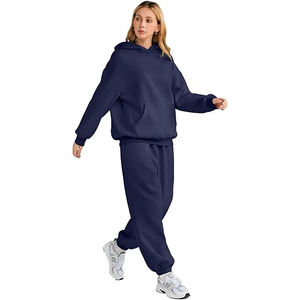 Gran oferta, chándal corto para mujer, conjunto de dos piezas, pantalones de chándal y Sudadera con capucha, suministro OEM perfecto para tiendas de ropa de calle y etiquetas de moda - Product Image 4