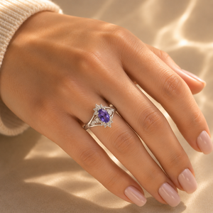 Bague géométrique en topaze plaquée platine et rhodium, sertissage invisible, style vintage, cadeau idéal - Product Image 2