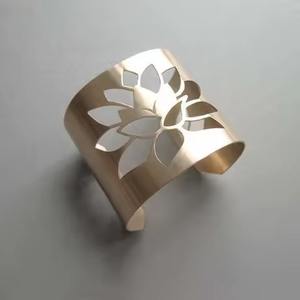 Decorative Gold Plated Metal <b>Wired</b> Design Napkin Ring for Party Eco-Friendly Durable Modern Table Accessories - Product Image 2