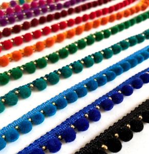 Rubans brodés à la machine sur mesure avec coquillages attachés comme tentures en différents modèles et couleurs pour robes de mariée - Product Image 3