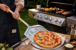 Pelle <span class=keywords><strong>à</strong></span> <span class=keywords><strong>pizza</strong></span> en aluminium Justa avec manche pliable en bois, design perforé pour un glissement facile de la pâte, idéale pour la cuisson au four - Product Image 5
