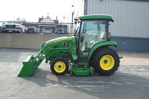 Cortadora de césped John Deere 3039R de montaje medio, nueva y usada, lista para comprar, en stock con entrega rápida incluida. Descuentos al por mayor disponibles. - Product Image 5