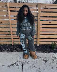 เสื้อฮู้ดดี้ทรงบ็อกซี่ สตรีทแวร์ ผ้าเฟรนช์เทอร์รี่หนา 460GSM แบบสั่งทำพิเศษจากโรงงาน (OEM)  สำหรับทุกเพศ  ปักลาย  ใส่ได้ในฤดูหนาว - Product Image 3