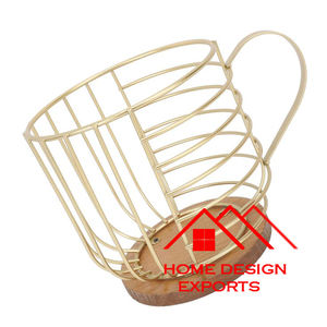 Porte-ustensiles en fil de fer plaqué or à vente chaude avec base en bois, accessoires de cuisine les plus vendus - Product Image 1