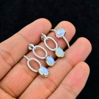 Set perhiasan wanita elegan Opal alami cantik dengan 925 Set perhiasan wanita elegan perak murni tersedia dengan harga wajar