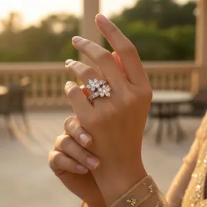 Anillo de Plata con Flor para Mujer, Estilo Romántico y Moderno, con Circonita Cúbica, Engaste de Garra, Chapado en Latón, Estilo Religioso - Product Image 1