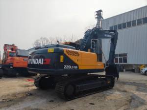 Excavadora de Orugas Hyundai 220LC-9S de Alta Calidad, Usada, Precio Económico, Modelo 2020, 22000 kg, Motor en Buen Estado - Product Image 4