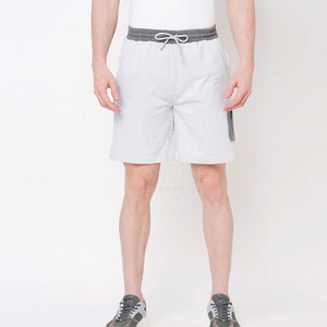 Vente en gros OEM, nouveauté, shorts décontractés 100% coton pour hommes, design personnalisé, taille moyenne, motif solide, marque privée - Product Image 1