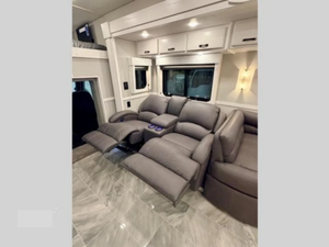 Nuevo P-E-T-E-R-B-I-L-T RV 389 Modelo 2022 con Alto Rendimiento Disponible para la Venta - Product Image 3