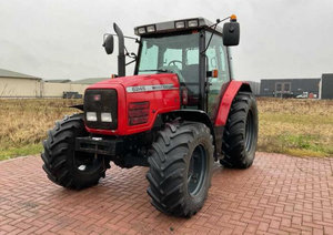 Tracteur agricole d'occasion Mas-sey Ferguson 2245 4WD, parmi les plus vendus, durable, puissant et abordable - Product Image 4