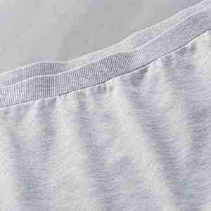 Vente en gros de sweat-shirts à capuche oversize en tricot pour femmes avec logo personnalisé, badge, col asymétrique, taille cintrée, longueur longue, pour l'automne et les trajets quotidiens - Product Image 4