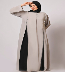 Abaya de satén lujosa en morado oscuro con un ajuste voluminoso y fluido. Disponible a precios de mayoreo. - Product Image 2