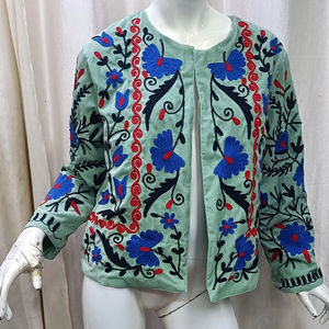 La mejor venta caliente estilo bohemio Suzani bordado acolchado ropa de invierno chaqueta 100% algodón botón detalle acabado señoras fiesta - Product Image 1