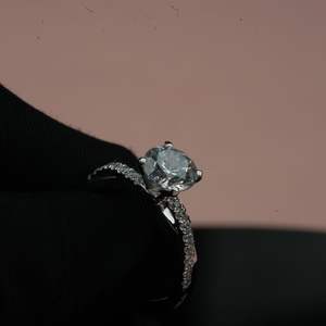 Anillo de diamante cultivado en laboratorio Premium 2.00Ct corte redondo VS1 IGI SGL certificado Oro rosa oro plata compromiso boda joyería proveedor - Product Image 6