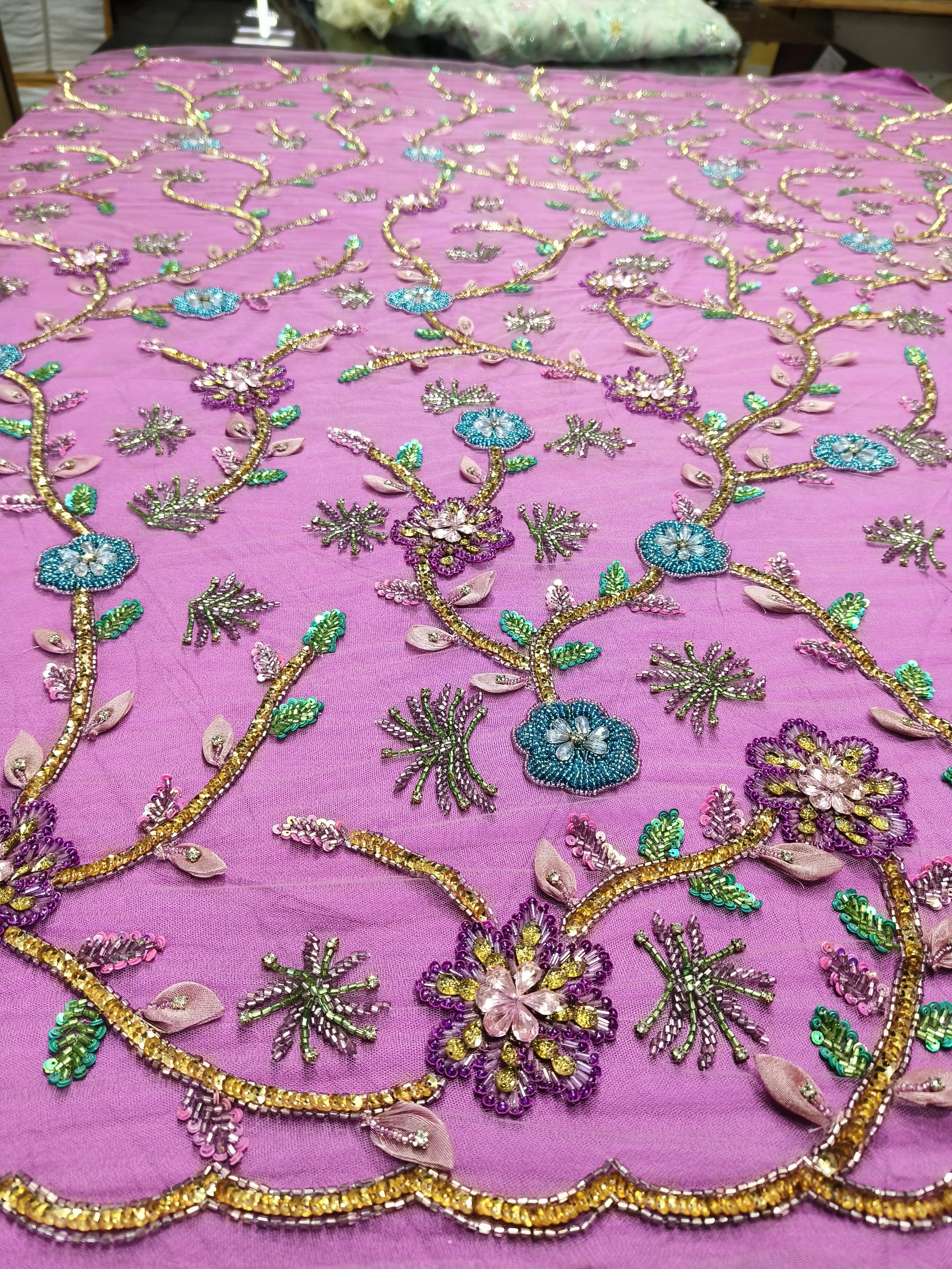 สีแดงม่วง