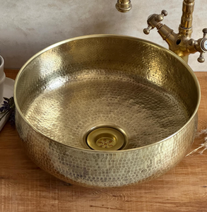 Évier de cuisine moderne en cuivre plaqué or poli avec une seule fente et un drain, couleur personnalisée - Product Image 1