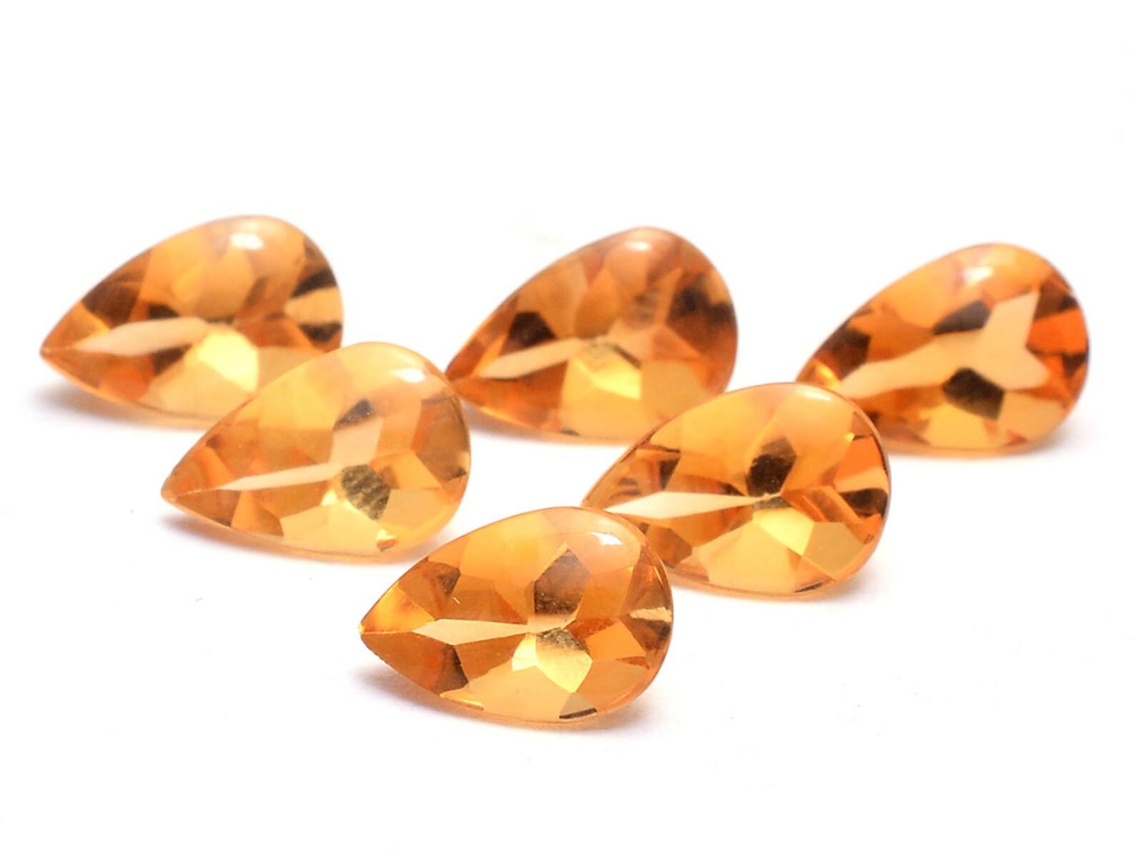 สีเหลือง